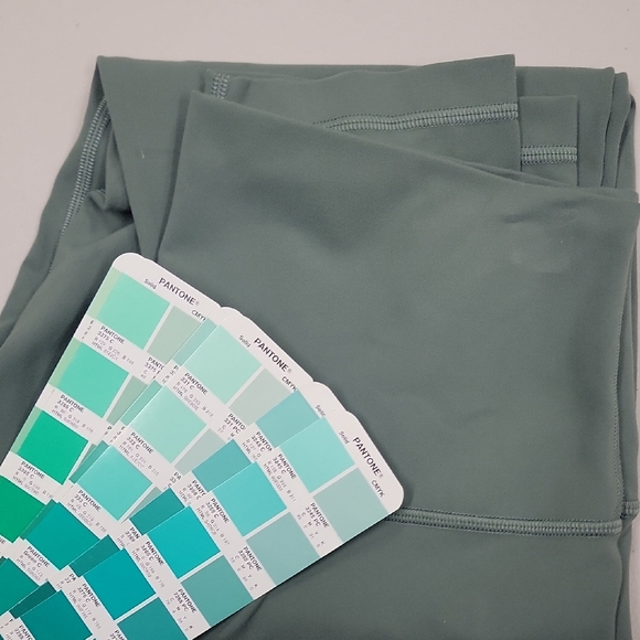 Lululemon Athletica Sage Green Leggings - Picture 15 of 15